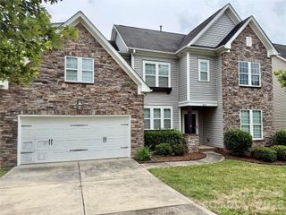 10141 Loch Lomond Drive, Charlotte, NC 28278