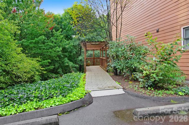 157 Toxaway Views Drive 802, Lake Toxaway, NC 28747