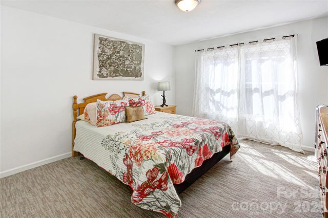 157 Toxaway Views Drive 802, Lake Toxaway, NC 28747