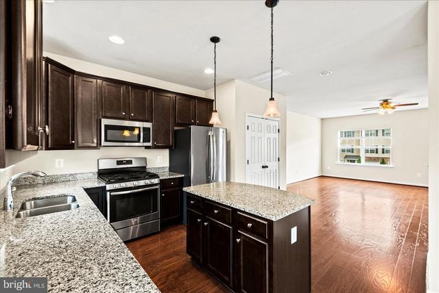 2232 MALLARD LANDING DR, Fredericksburg, VA 22408