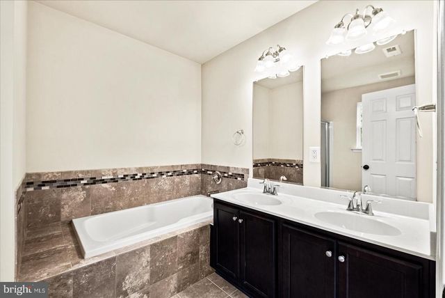 2232 MALLARD LANDING DR, Fredericksburg, VA 22408