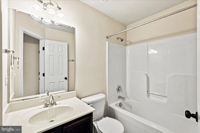 2232 MALLARD LANDING DR, Fredericksburg, VA 22408
