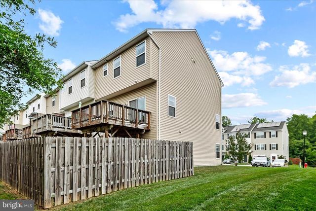 2232 MALLARD LANDING DR, Fredericksburg, VA 22408