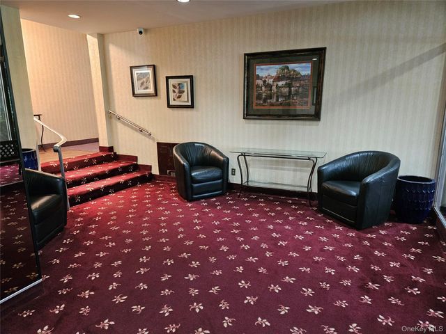 463 Summit Avenue 2F, Cedarhurst, NY 11516