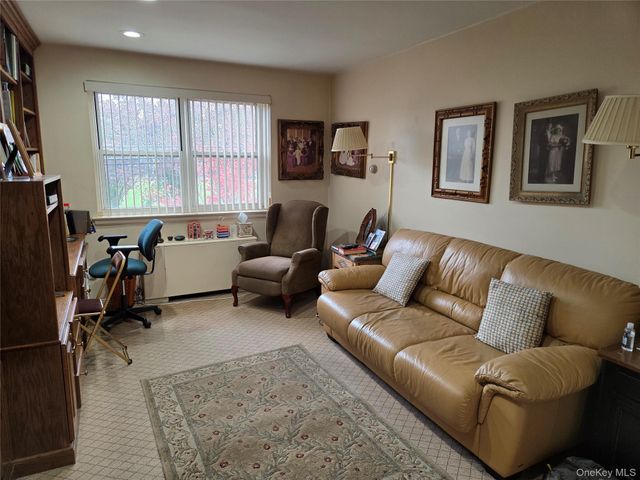 463 Summit Avenue 2F, Cedarhurst, NY 11516