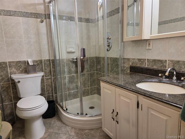 463 Summit Avenue 2F, Cedarhurst, NY 11516