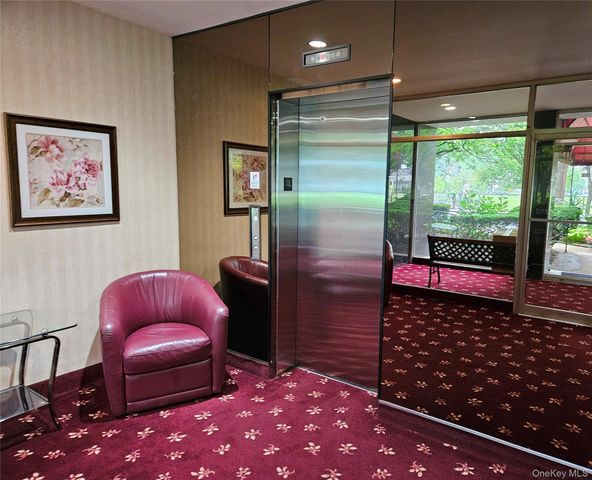 463 Summit Avenue 2F, Cedarhurst, NY 11516