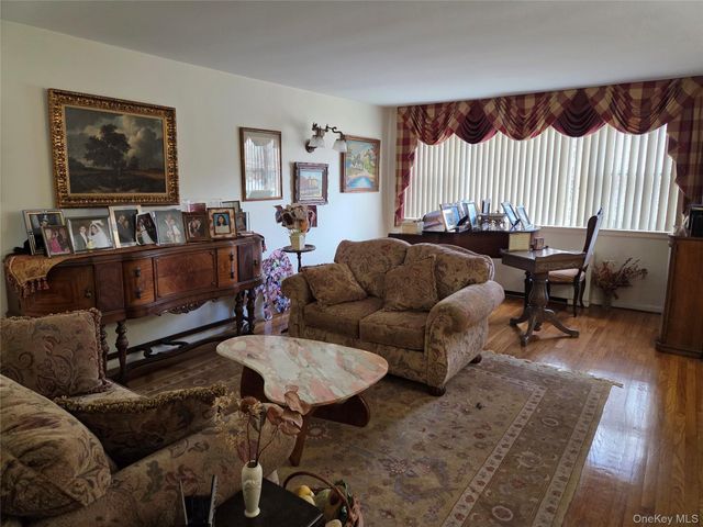 463 Summit Avenue 2F, Cedarhurst, NY 11516