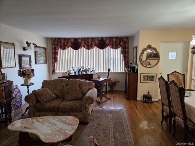 463 Summit Avenue 2F, Cedarhurst, NY 11516