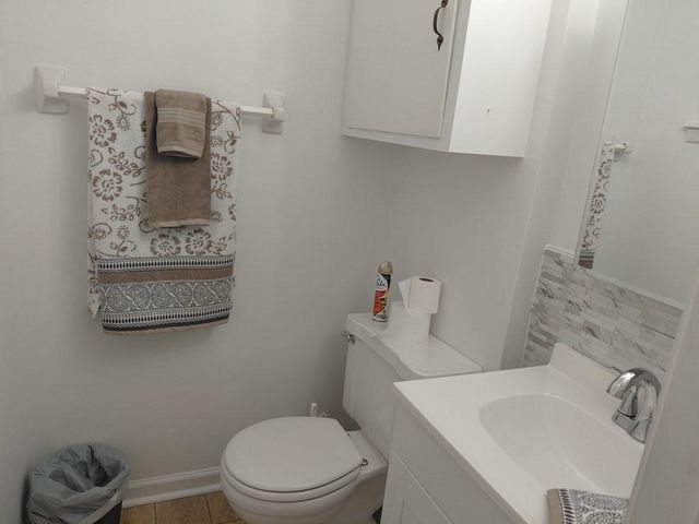 1518 Avenue B, Danbury, TX 77534