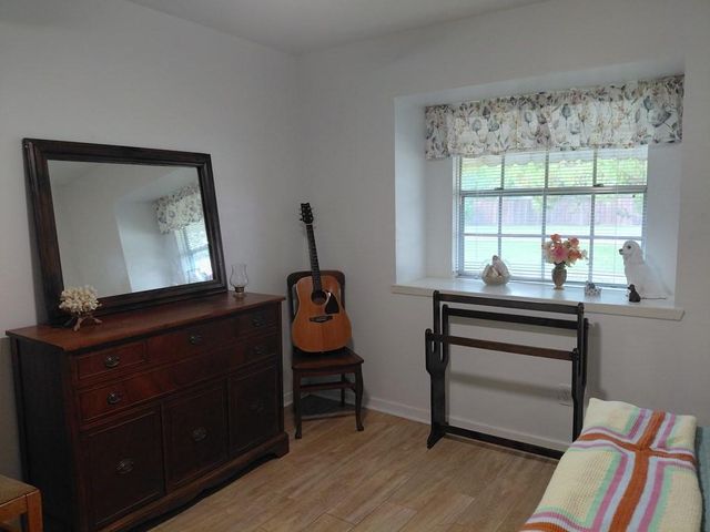1518 Avenue B, Danbury, TX 77534