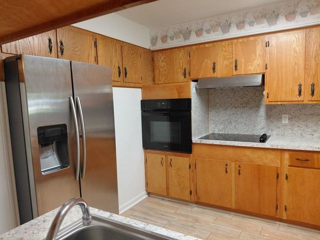 1518 Avenue B, Danbury, TX 77534