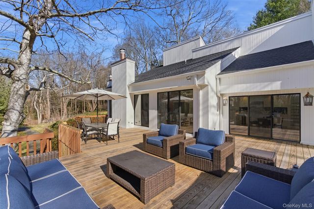 5 Waterford Way, Syosset, NY 11791