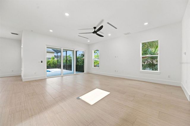 731 42ND STREET, Sarasota, FL 34234