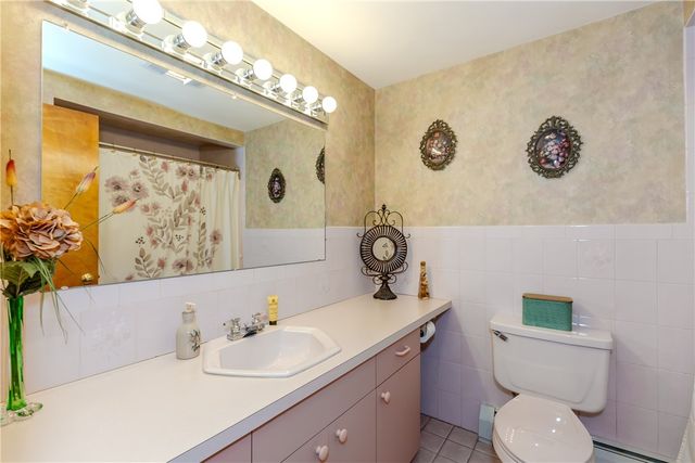 17 Tremont St Street, North Providence, RI 02904