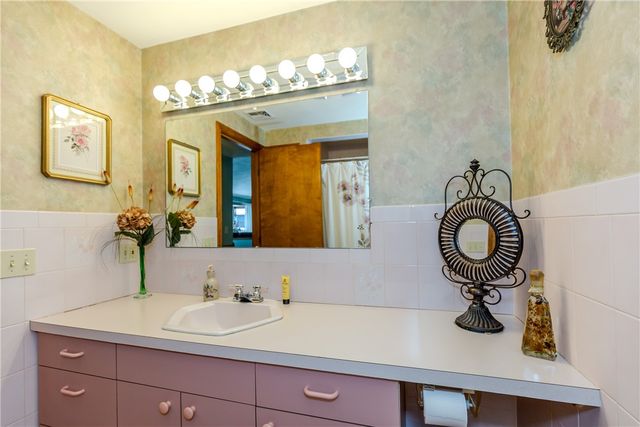 17 Tremont St Street, North Providence, RI 02904