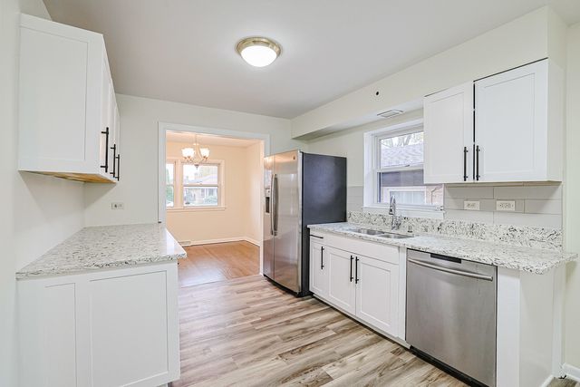 7501 East Prairie Road, Skokie, IL 60076