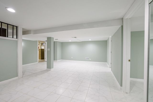 7501 East Prairie Road, Skokie, IL 60076