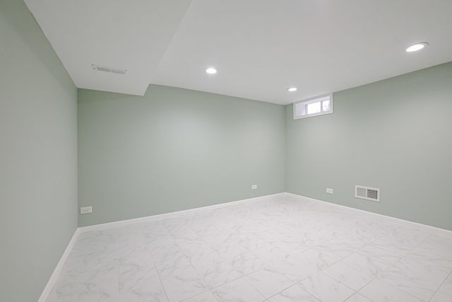 7501 East Prairie Road, Skokie, IL 60076