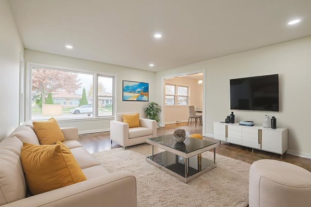 7501 East Prairie Road, Skokie, IL 60076