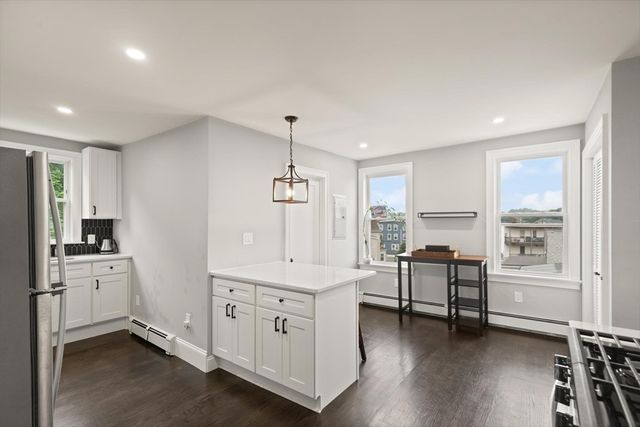 16 Cloutman St 3, Salem, MA 01970