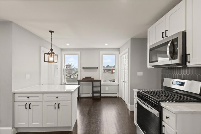 16 Cloutman St 3, Salem, MA 01970