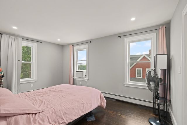 16 Cloutman St 3, Salem, MA 01970