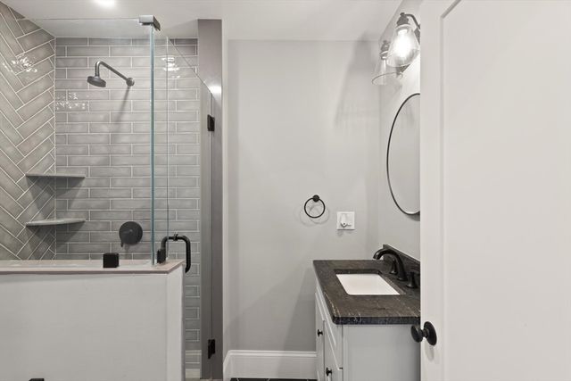 16 Cloutman St 3, Salem, MA 01970