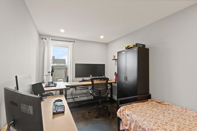 16 Cloutman St 3, Salem, MA 01970