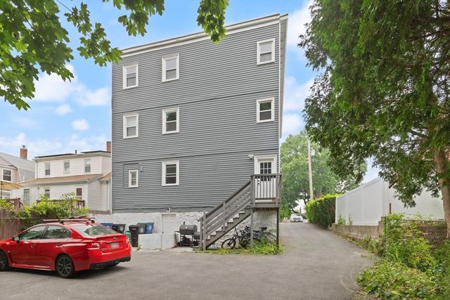 16 Cloutman St 3, Salem, MA 01970