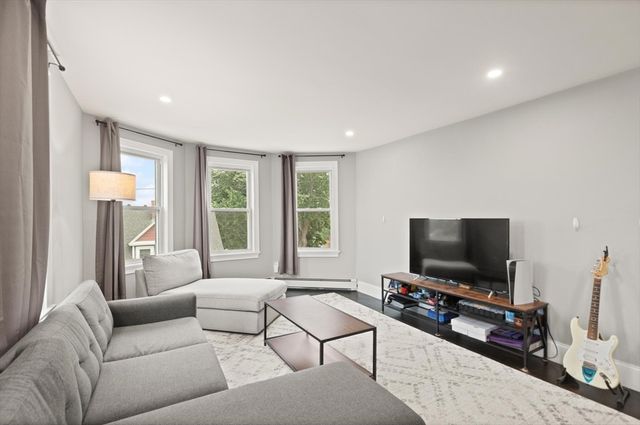 16 Cloutman St 3, Salem, MA 01970