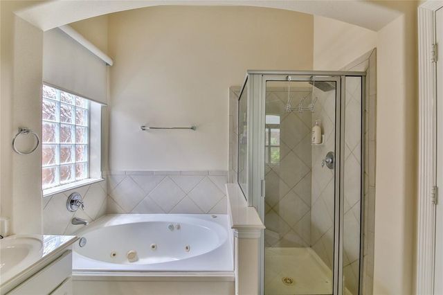 2301 Shadow Falls Lane, Pearland, TX 77584