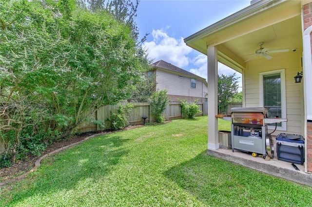 2301 Shadow Falls Lane, Pearland, TX 77584