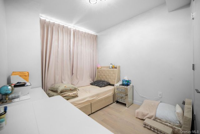 131-02A 40th Road 12G, Flushing, NY 11354