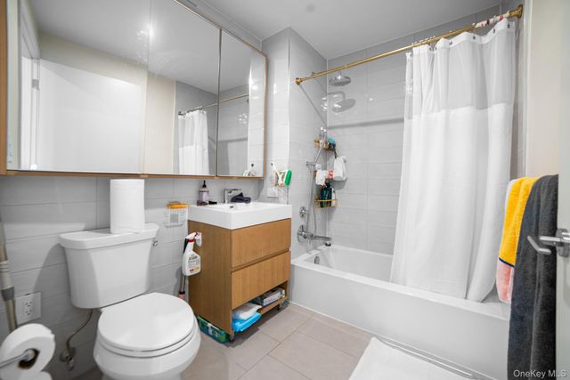 131-02A 40th Road 12G, Flushing, NY 11354