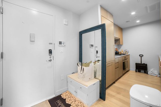 131-02A 40th Road 12G, Flushing, NY 11354
