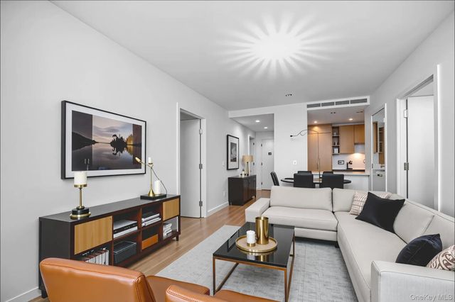 131-02A 40th Road 12G, Flushing, NY 11354