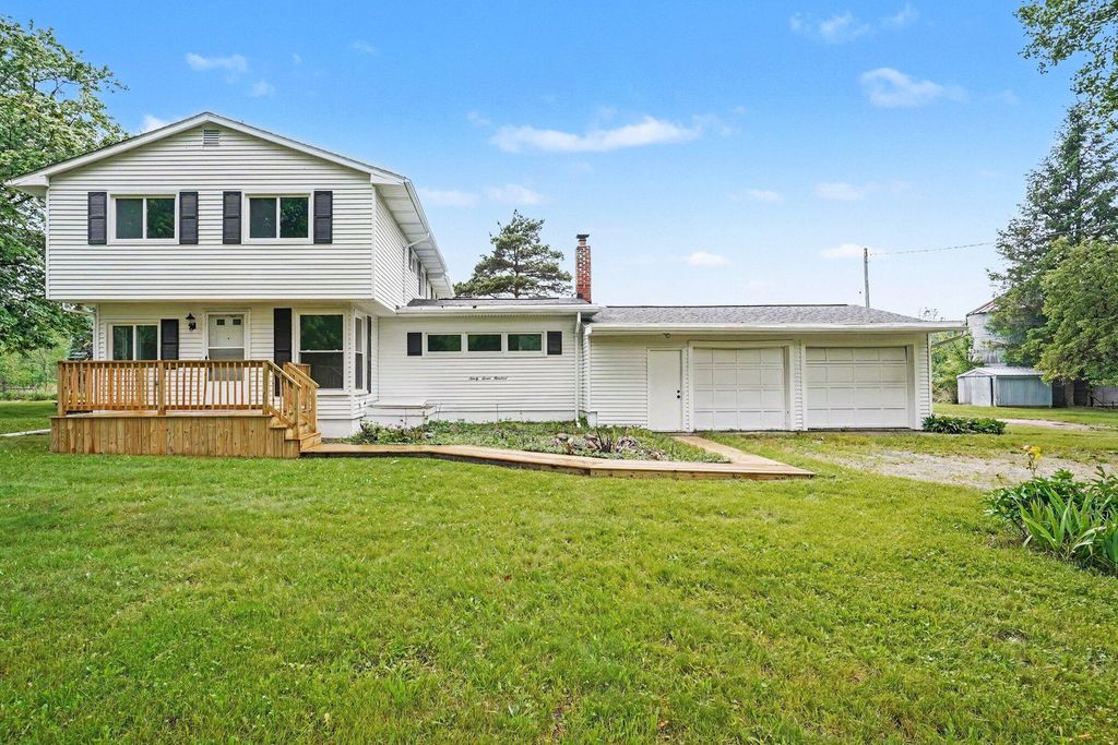 9700 Fenner Road, Woodhull Twp, MI 48872