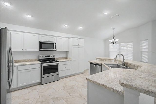 11281 STEWART LOOP, Oxford, FL 34484
