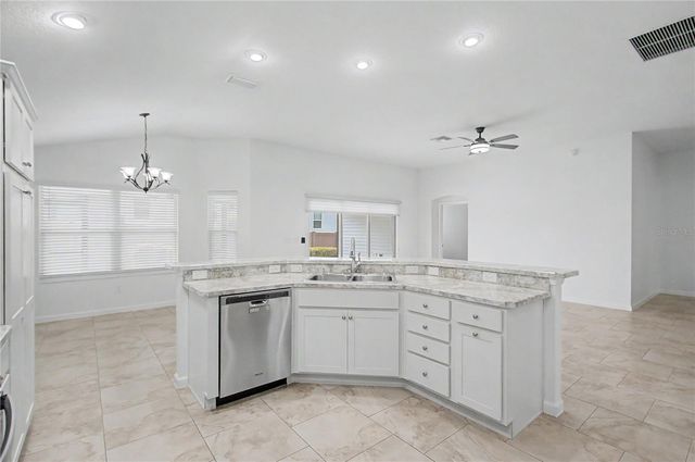 11281 STEWART LOOP, Oxford, FL 34484