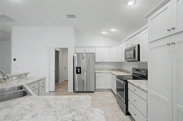 11281 STEWART LOOP, Oxford, FL 34484