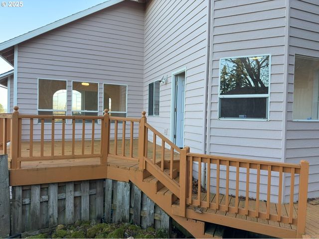 11867 Se MOUNTAIN SUN Dr, Clackamas, OR 97015