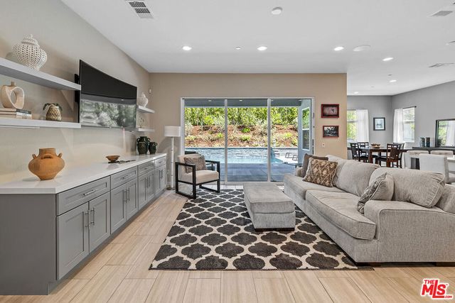 18113 Tableau Way, Santa Clarita, CA 91350