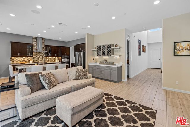 18113 Tableau Way, Santa Clarita, CA 91350