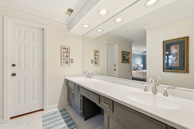 8605 Shelbyville Rd 200, Louisville, KY 40222