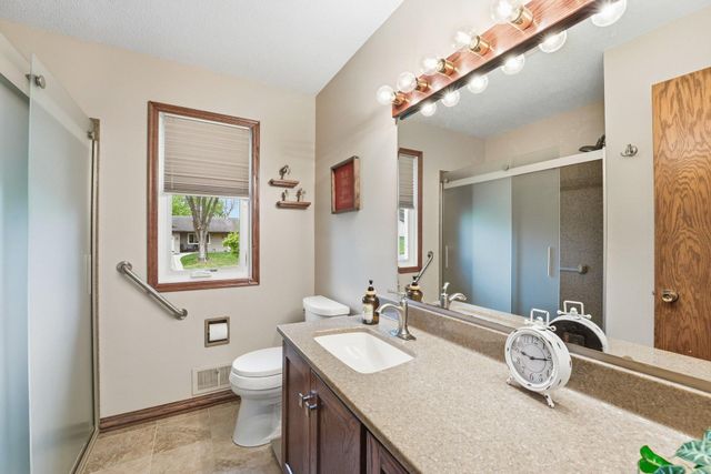5856 139th Street W, Apple Valley, MN 55124
