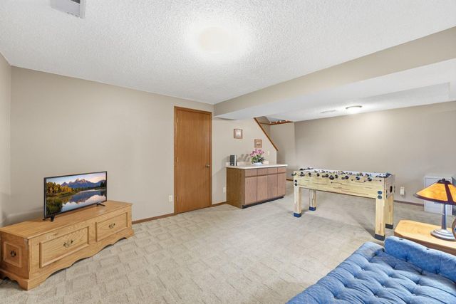 5856 139th Street W, Apple Valley, MN 55124