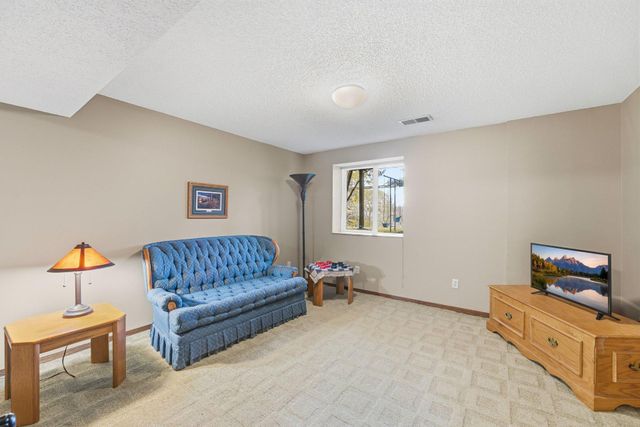5856 139th Street W, Apple Valley, MN 55124