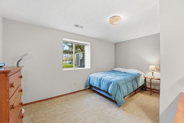 5856 139th Street W, Apple Valley, MN 55124