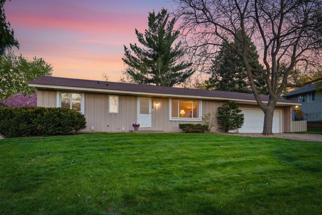 5856 139th Street W, Apple Valley, MN 55124